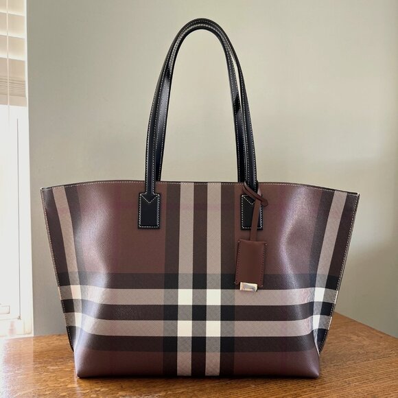 ***SALE*** BURBERRY Check E-Canvas Tote Bag - EXCELLENT USED CONDITION - Picture 1 of 12